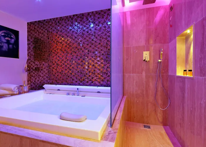Spanish Diamond Luxury & Jacuzzi Maison d'hôtes Rome