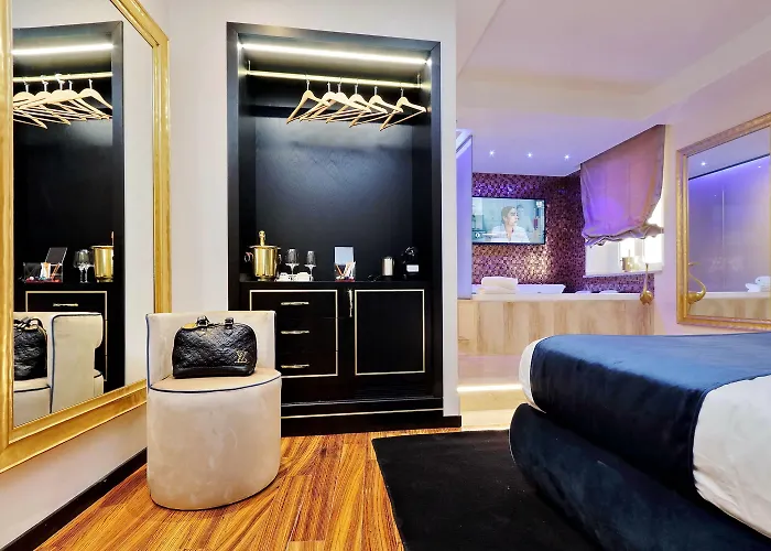 Maison d'hôtes Spanish Diamond Luxury & Jacuzzi 4*
