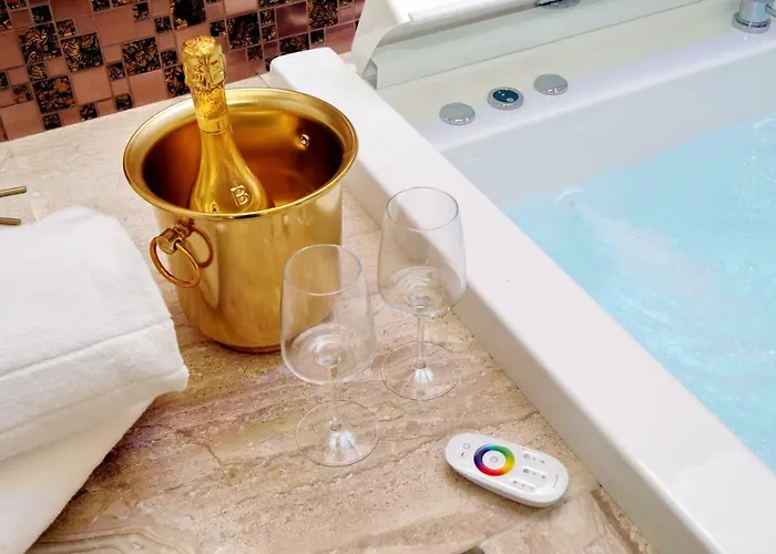Πανσιόν Spanish Diamond Luxury & Jacuzzi 4*